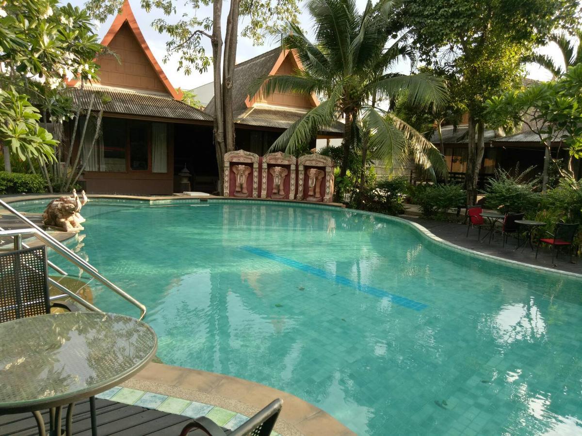 The Imperial Home Hotel Pak Kret Esterno foto